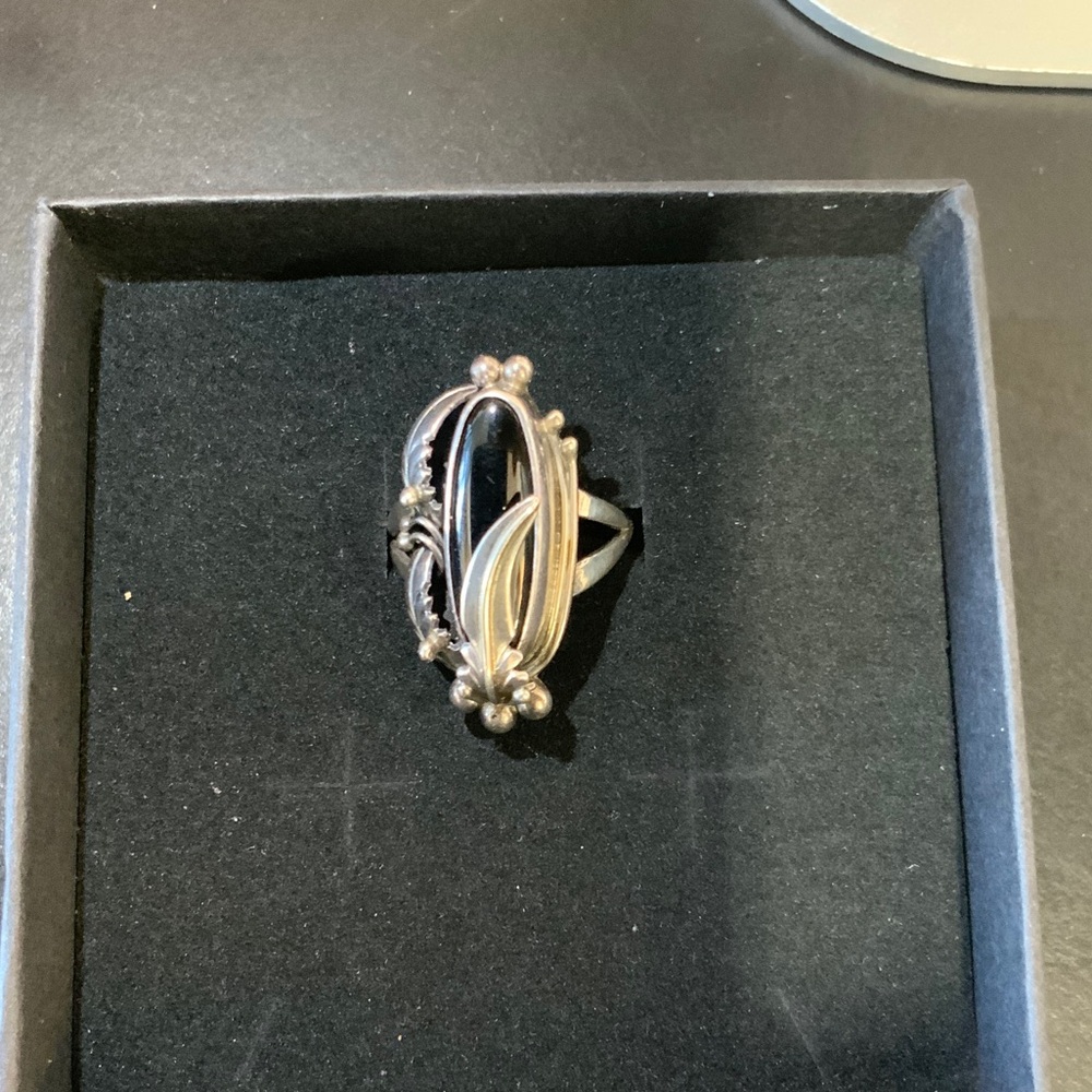 Native American Navajo Nakai Sterling Silver and Black onyx Feather Ring